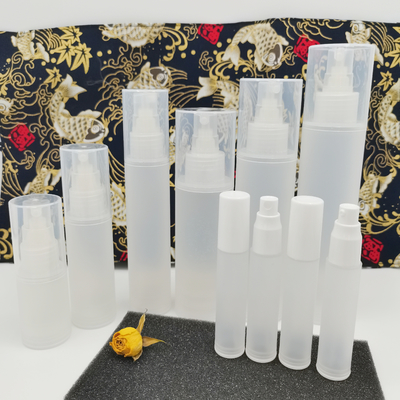서리로 덥은 플라스틱 화장용 병은 피부 관리 포장을 위한 5ml 10ml 15ml 50ml 100ml를 놓았습니다