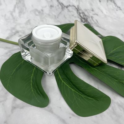비취 표면 플라스틱 크림은 화장품을 위해 금속을 입힌 30g 50g 콘테이너를 걸러냅니다