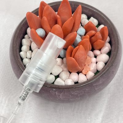 가득 차있는 PP 모자를 가진 안개 향수 펌프 스프레이어 11/410 주문을 받아서 만들어진 색깔